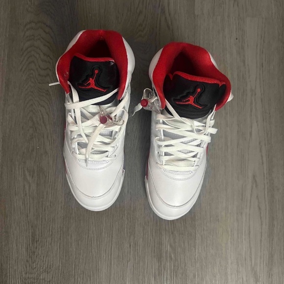 Air Jordan 5 Retro 'Fire Red'2025